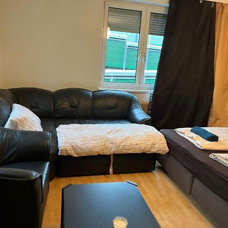 Breathtaking Shared Villa Near Danube River /W Garden And Parking Wien Exteriör bild