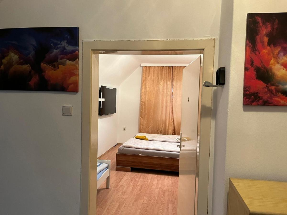 Breathtaking Shared Villa Near Danube River /W Garden And Parking Wien Exteriör bild