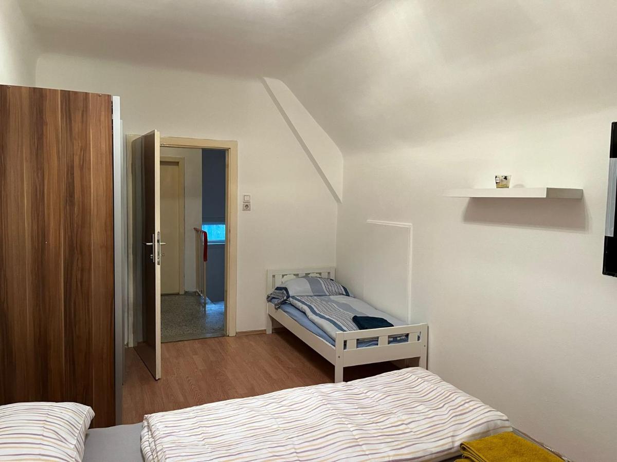 Breathtaking Shared Villa Near Danube River /W Garden And Parking Wien Exteriör bild